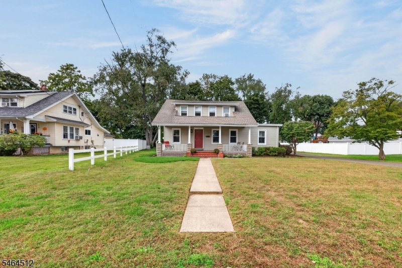 325 Dorn Ave Property Photo 6