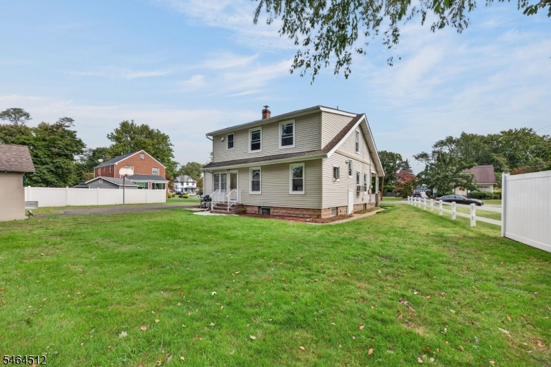 325 Dorn Ave Property Photo 38