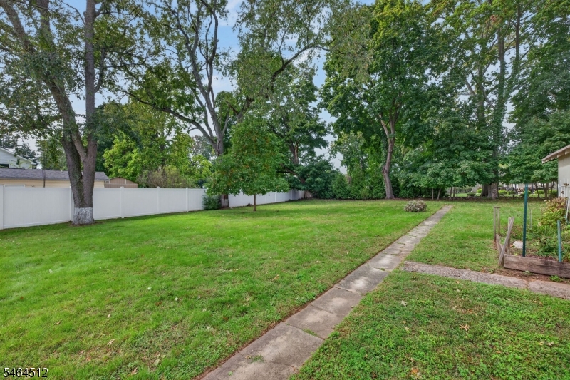 325 Dorn Ave Property Photo 41