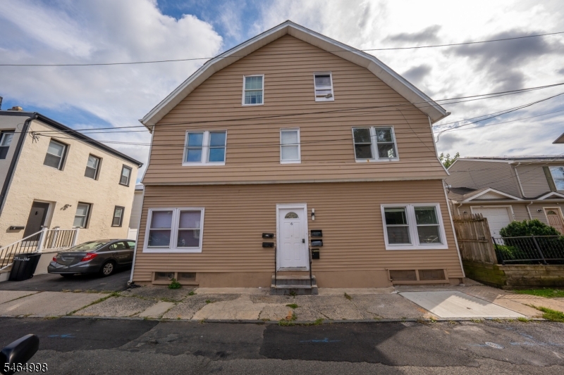 6 Oswald Pl Property Photo 1