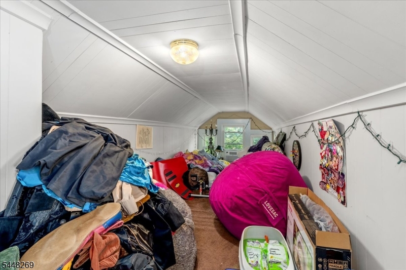 677 Willow Ave Property Photo 12