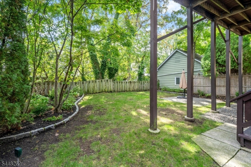 677 Willow Ave Property Photo 26