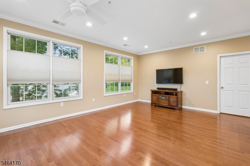17 Lara Pl Property Photo 8