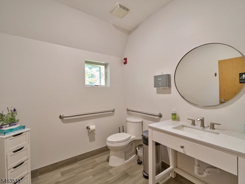 3967 Princeton Pike Property Photo 24