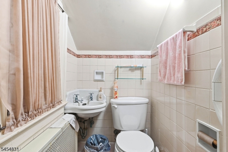 415 Ridge St Property Photo 10