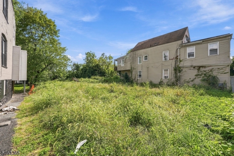 Hickory St Property Photo 5