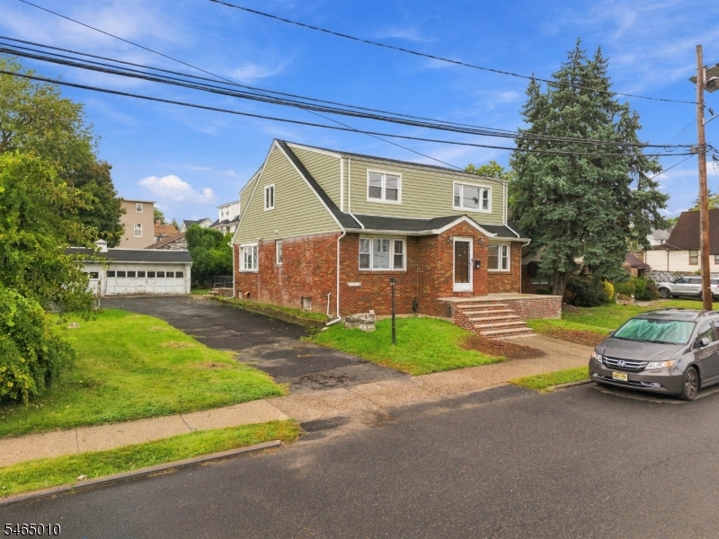 24 Don Bosco Ave 2 Property Photo 2