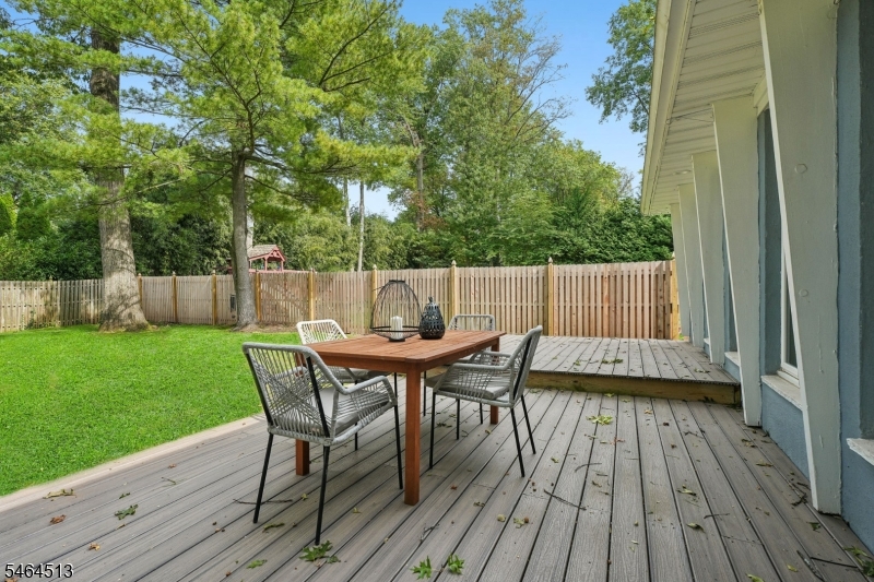 15 Lessing Road Property Photo 28