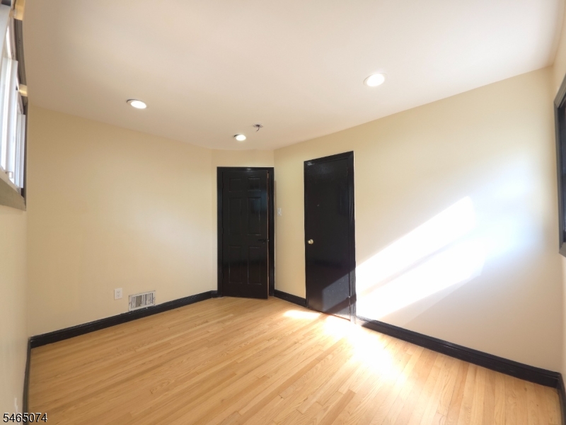 683 Mill St Property Photo 11