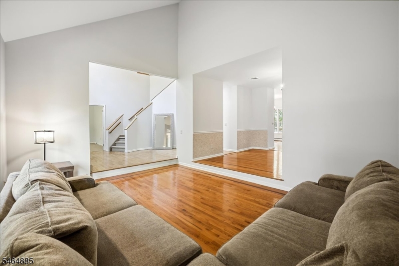 30 Carriage House Rd Property Photo 4