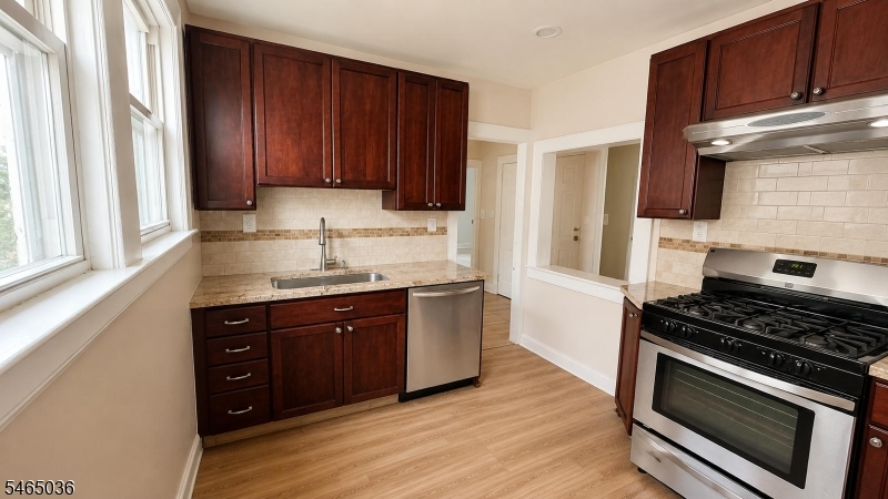 9 Lakewood Ter 2 Property Photo 5