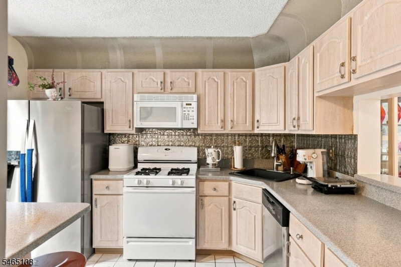 148 Abbot Ct Property Photo 4