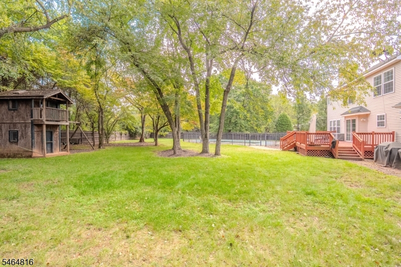 6 Fountain Dr Property Photo 6