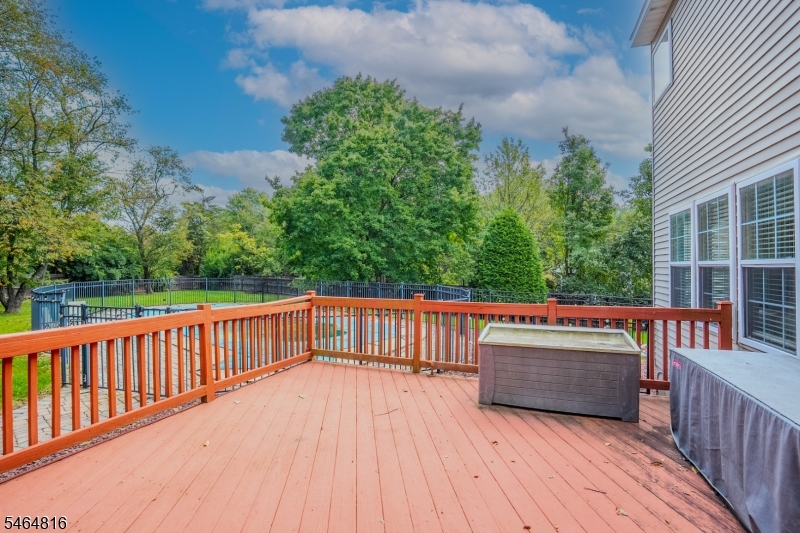 6 Fountain Dr Property Photo 11