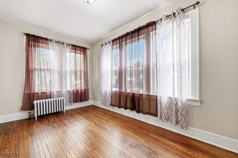 1074 Rose St Property Photo 10