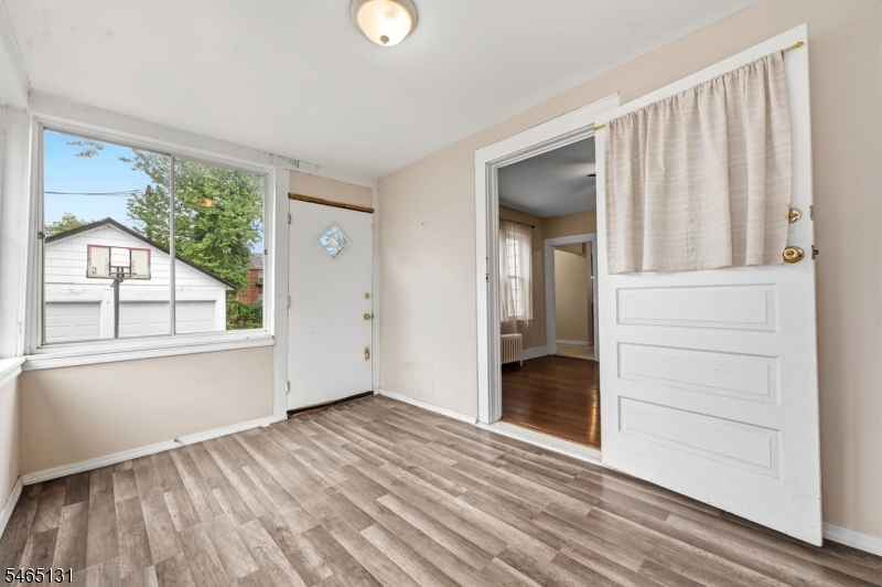 1074 Rose St Property Photo 15