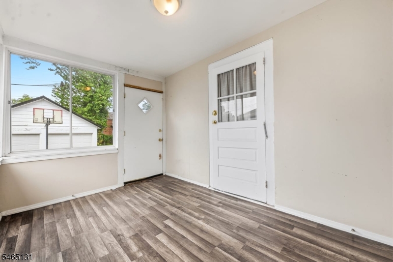 1074 Rose St Property Photo 19