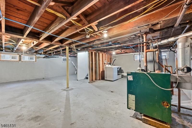 1074 Rose St Property Photo 25
