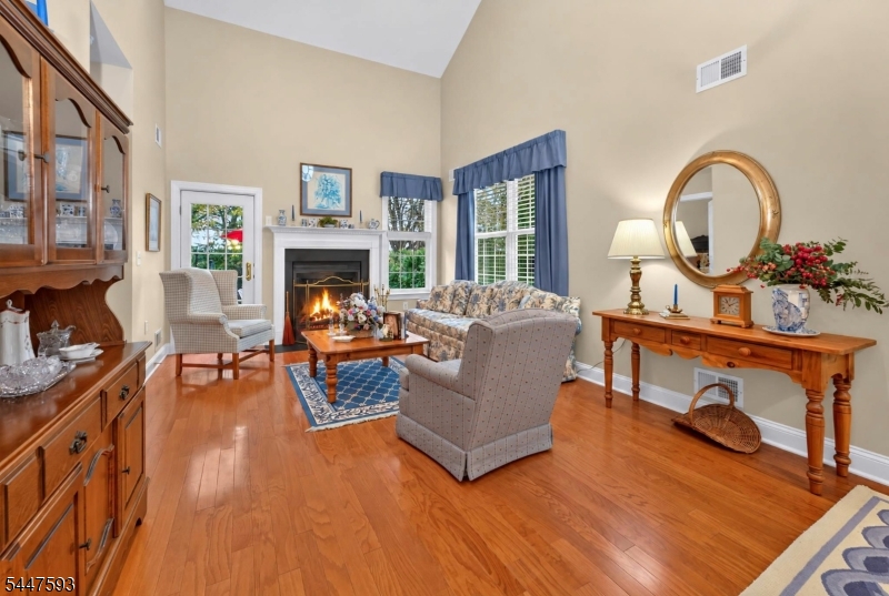 87 Saratoga Ct Property Photo 6