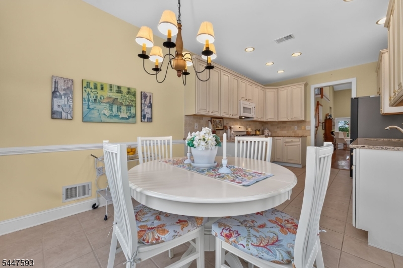 87 Saratoga Ct Property Photo 17