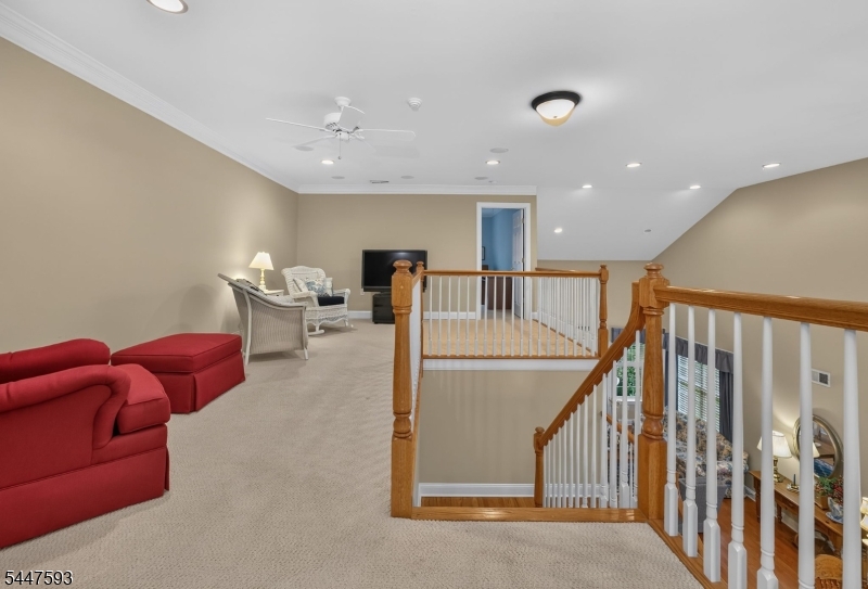87 Saratoga Ct Property Photo 27
