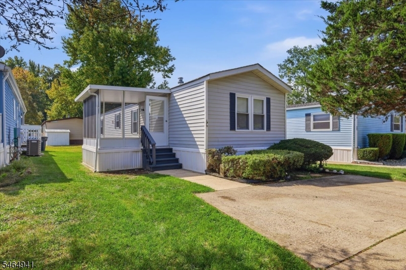 44 Longfellow Property Photo 1