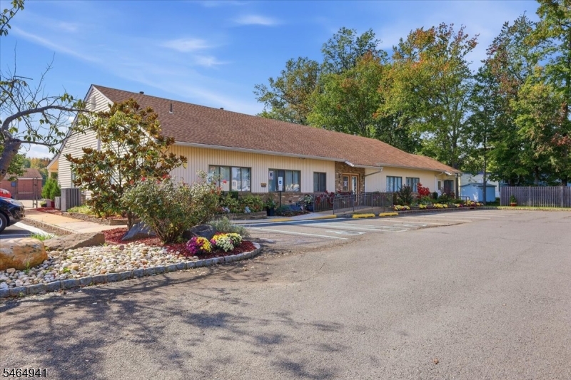 44 Longfellow Property Photo 28