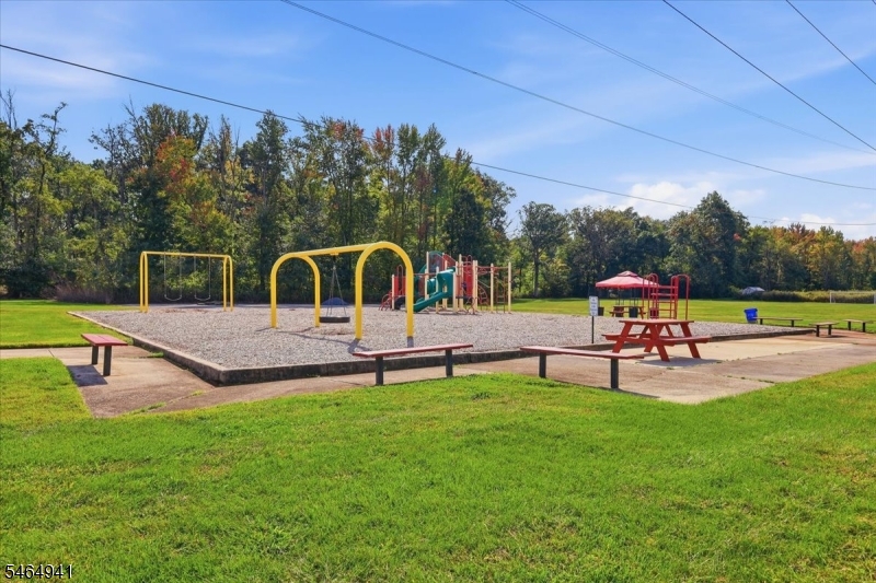 44 Longfellow Property Photo 29