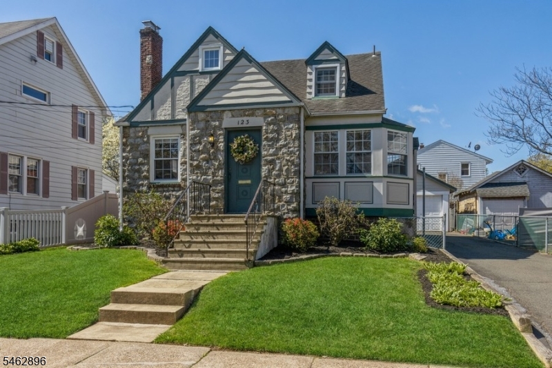 123 New St Property Photo 1