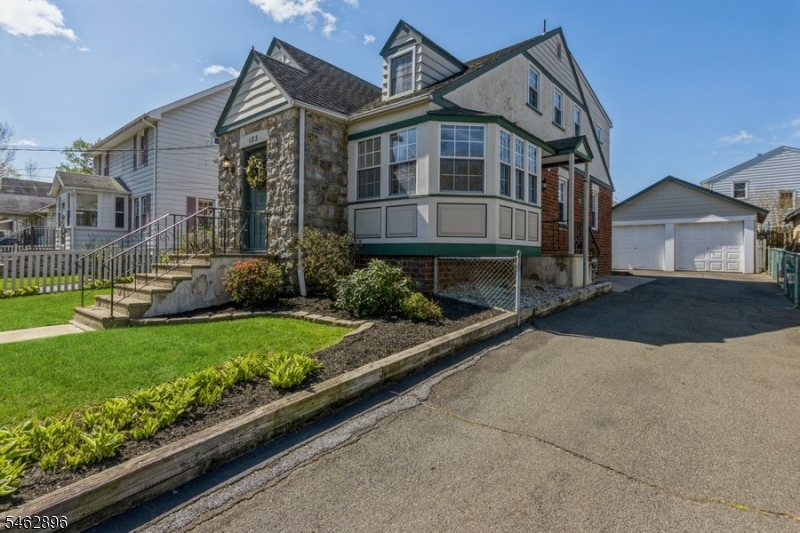 123 New St Property Photo 2