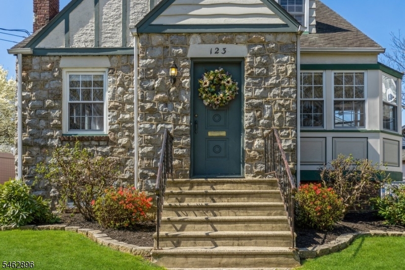123 New St Property Photo 3