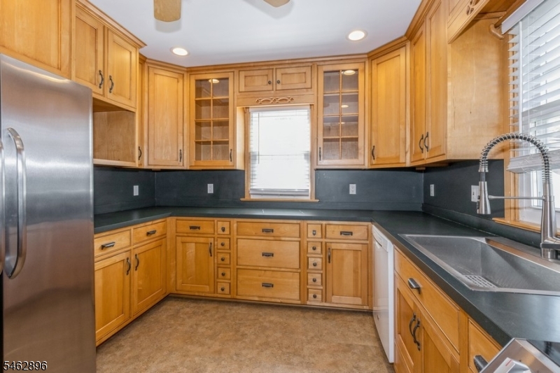 123 New St Property Photo 10
