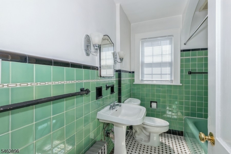 123 New St Property Photo 15