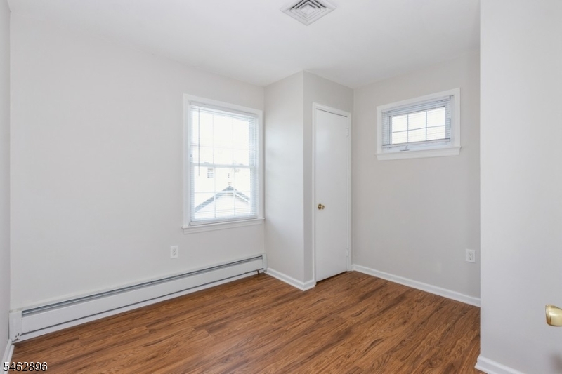 123 New St Property Photo 18