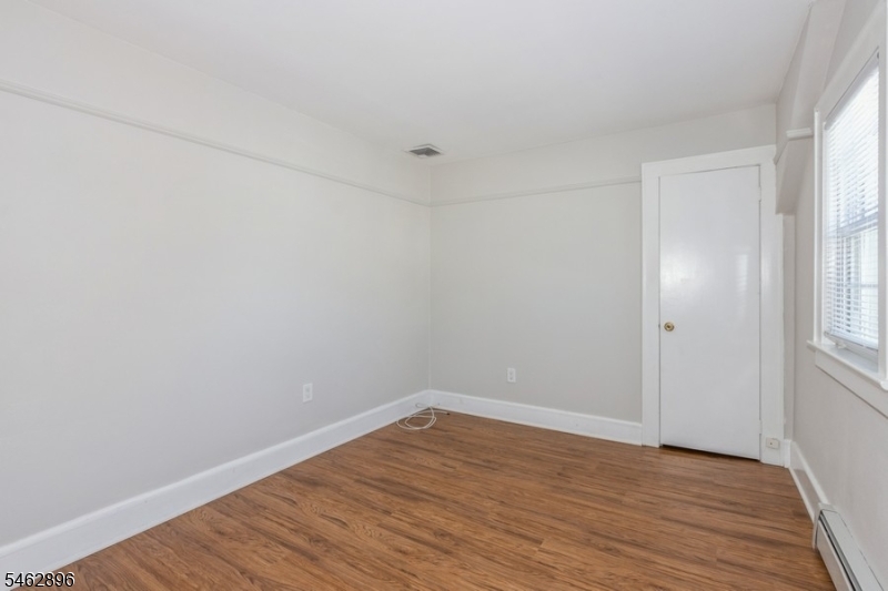 123 New St Property Photo 23