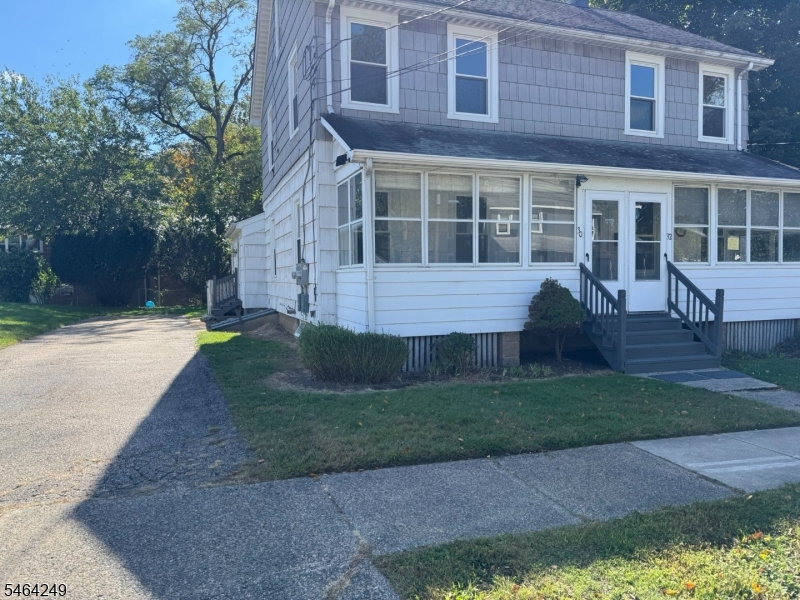 30 Willard St Property Photo 4