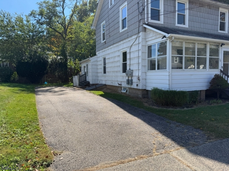 30 Willard St Property Photo 6