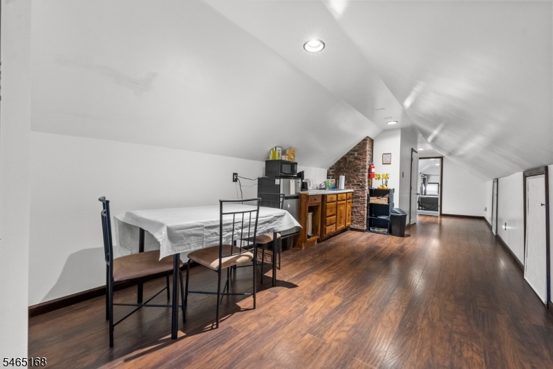 1013 Madison Ave Property Photo 32
