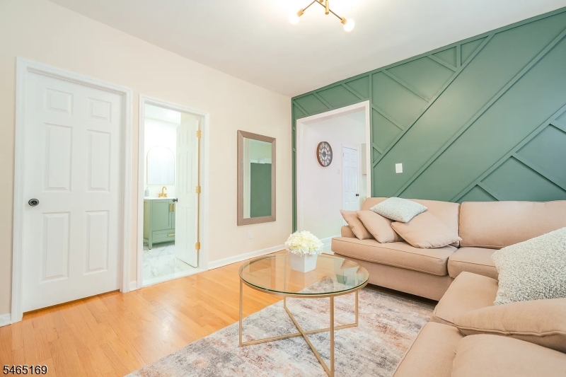 18 Van Rensselear St 1 Property Photo 4