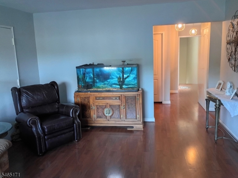 6 Lake Ave 3b Property Photo 11