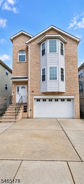 17 Stanton St 3 Property Photo 1