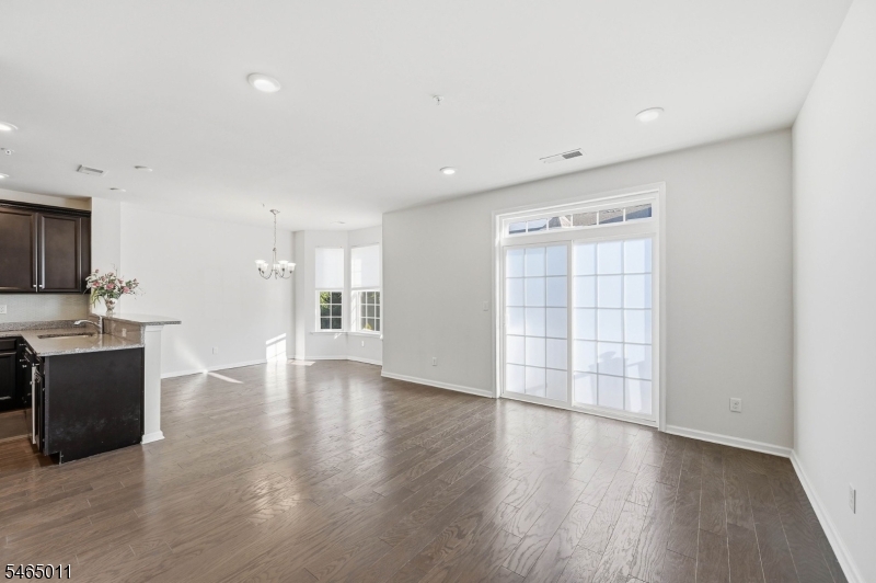 1424 Hudson Cir Property Photo 3