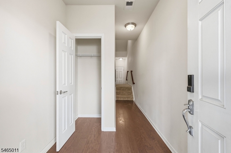 1424 Hudson Cir Property Photo 6