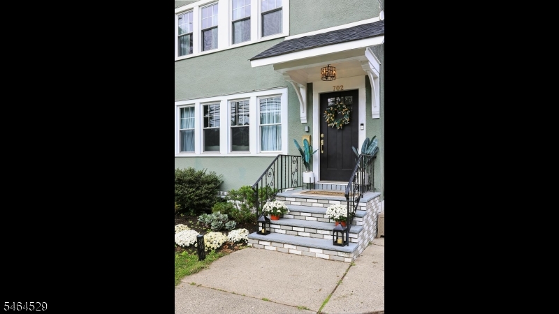 702 Springfield Ave Property Photo 5