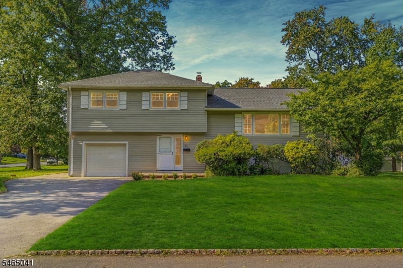 10 Aldom Cir Property Photo 1