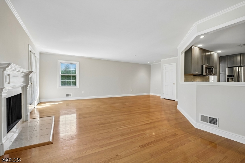 49 Independence Way Property Photo 14