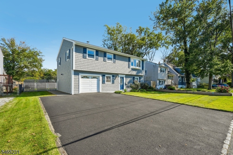 26 Huron Ave Property Photo 2
