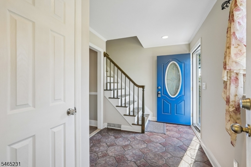 26 Huron Ave Property Photo 5