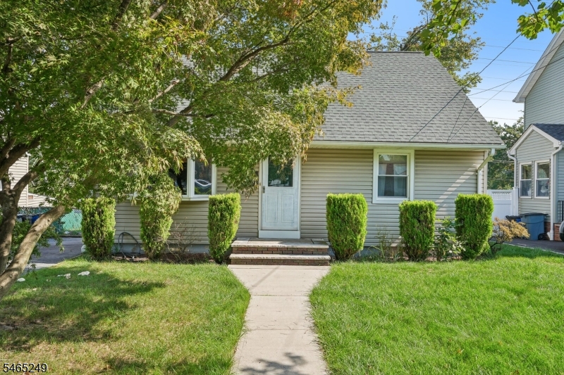 17 Bryant Ave Property Photo 1