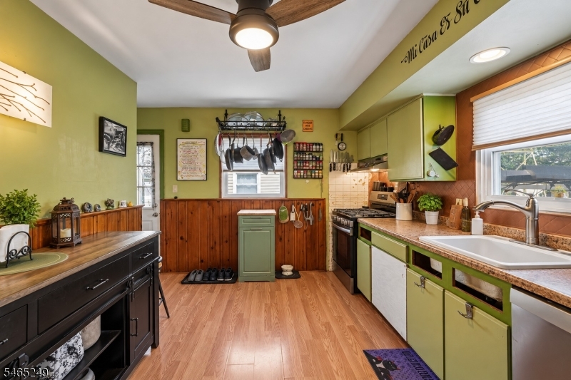 17 Bryant Ave Property Photo 8